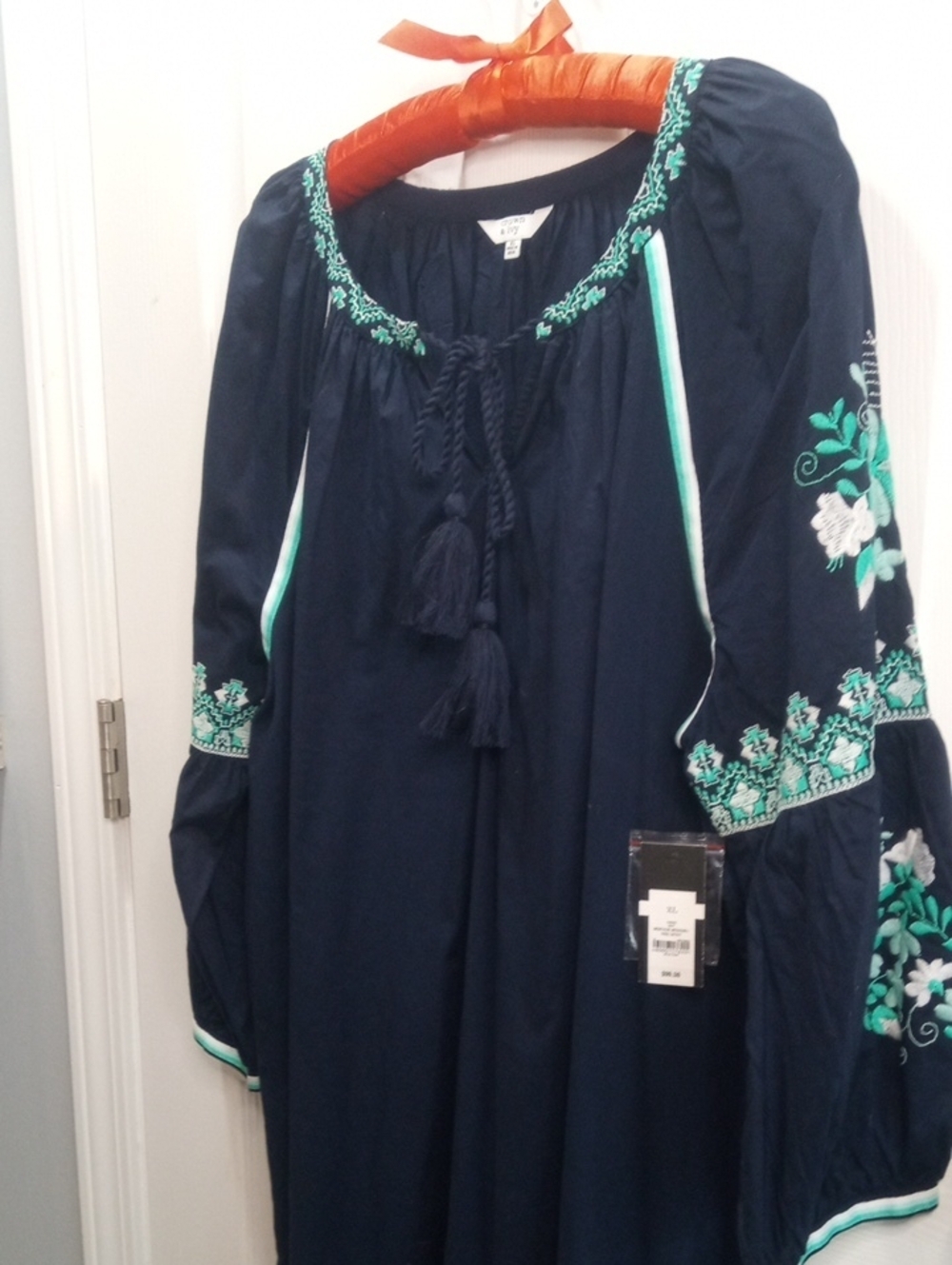 CROWN & IVY OVERSIZED TUNIC - Picture 4 of 11